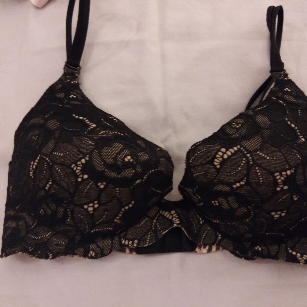 VICTORIAS SECRET 34D VERY SEXY LINE